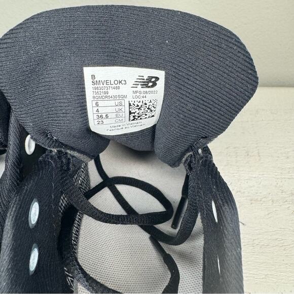 NWOT New Balance Fresh Foam Velo V3 Softball Cleats Women Size 6 - Picture 12 of 12